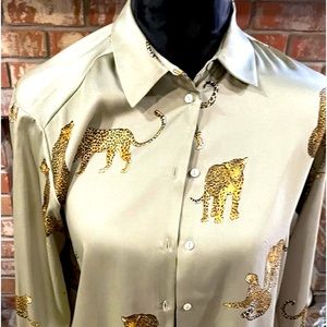 Zara blouse Extra Small European size please check measurements photos for fit